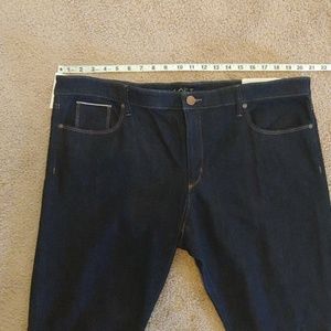 Dark rinse skinny jeans